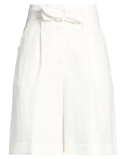Peserico Woman Shorts & Bermuda Shorts White Size 6 Linen