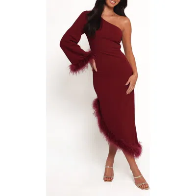 Petal And Pup Petal & Pup Dame Feather Trim Single Long Sleeve Midi Cocktail Dress In Burgundy