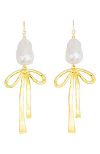 Petit Moments Arco Earrings In Brown