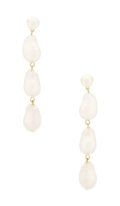Petit Moments Lilly Earrings In White