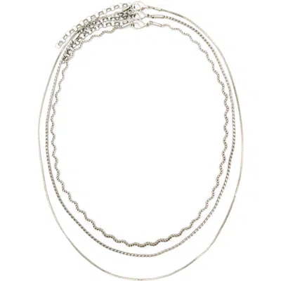 Petit Moments Melvoa Set Of 3 Necklaces In Metallic