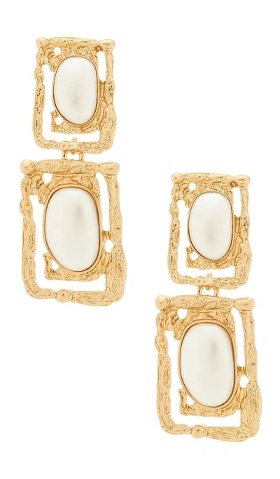 Petit Moments Ocean Relic Earrings In Neutral
