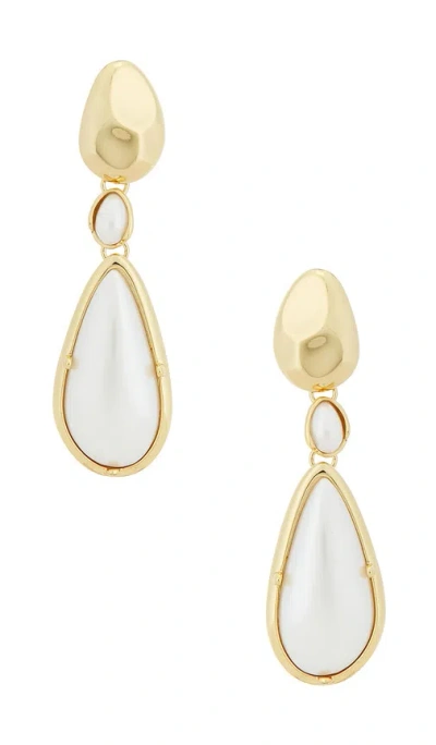 Petit Moments Saffron ステートメントイヤリング In Gold