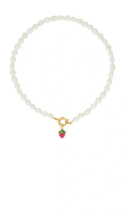 Petit Moments Strawberry 垂褶项链 In White