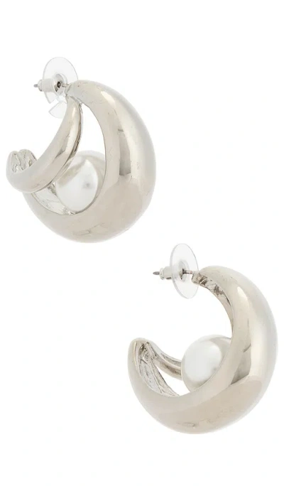 Petit Moments Wanderlust Earrings In Metallic