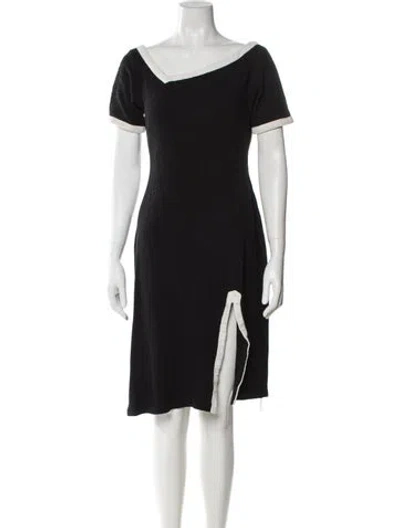 Pre-owned Petite Studio Nyc Scoop Neck Knee-length Dress In Black