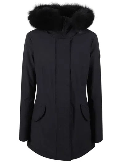 PEUTEREY FITTED BLACK VELVET BLAZER WITH PLUSH FUR TRIM