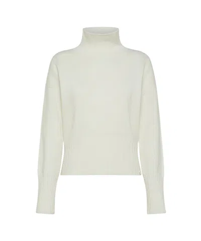 Peuterey Sophisticated Turtleneck Sweater In White