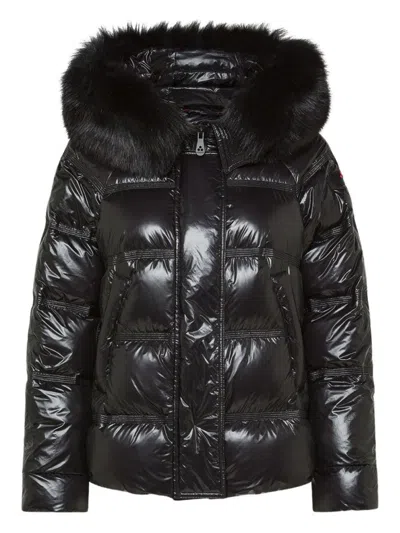 PEUTEREY TAILORED BLACK COAT WITH STRUCTURED SILHOUETTE AND MINIMALIST AESTHETIC