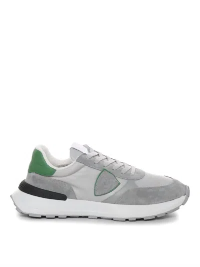 Philippe Model Men's Antibes Low Man Foxy Lamine Sneakers In Black In Gray