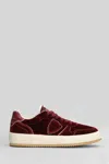 Philippe Model Nice Low Sneakers In Bordeaux Velvet In Burgundy