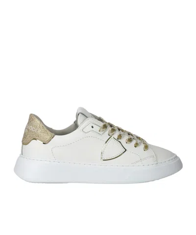 Philippe Model Round Head Low-cut Sneakers In White