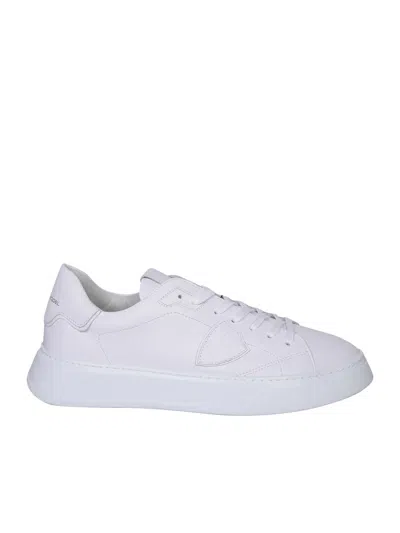 Philippe Model Trainers In White
