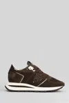 Philippe Model Trop Haute Low Sneakers In Brown Suede In Brown