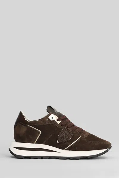 Philippe Model Trop Haute Low Sneakers In Brown Suede