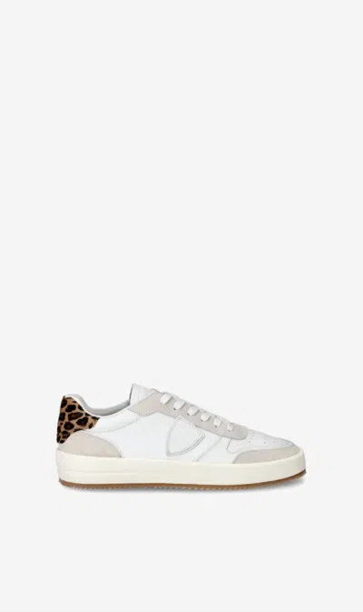 Philippe Model Women's Nice Low Sneakers In Veau Animalier Blanc Leo