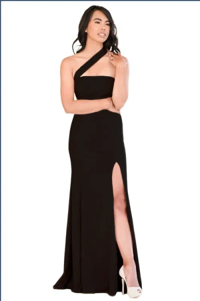 Pia Gladys Perey Aisha In Black