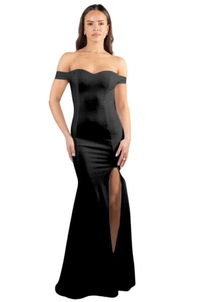 Pia Gladys Perey Ally In Black