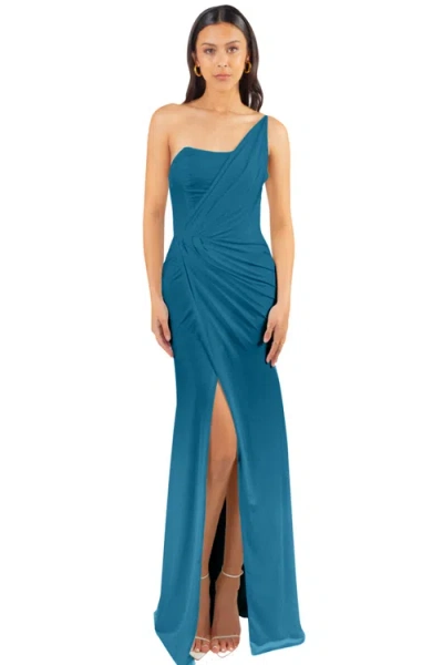 Pia Gladys Perey Ileana In Teal