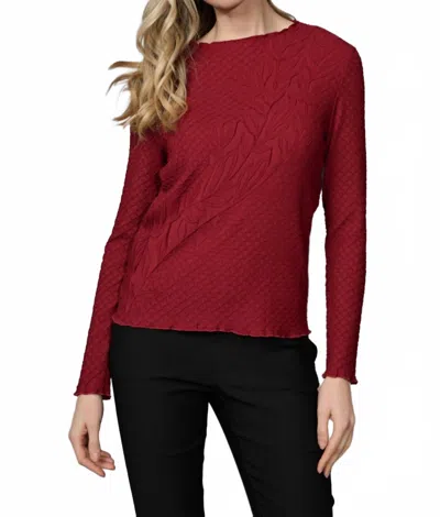 Picadilly Crinkle Glitter Top In Sangria In Red