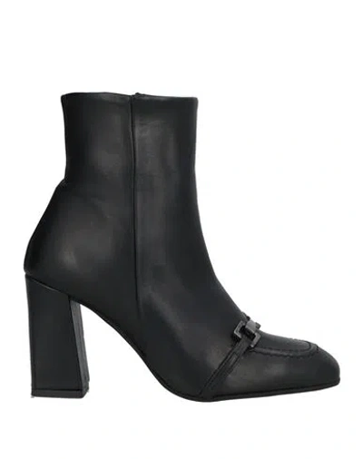 Pierfrancesco Vincenti Woman Ankle Boots Black Size 6 Leather