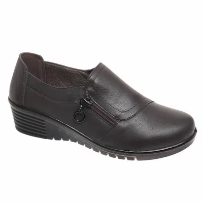 PIERRE DUMAS WOMEN'S KAREN-40 SLIP-ON LOAFERS IN BROWN