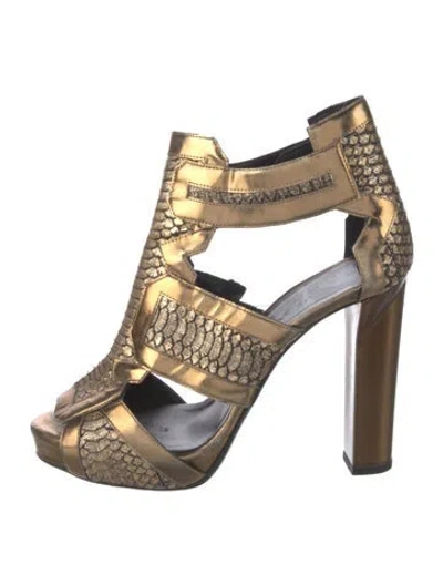 Pre-owned Pierre Hardy Patent Leather Leather Trim Embellishment T-strap Pumps In Gold