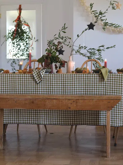 Piglet In Bed Gingham Linen Tablecloth