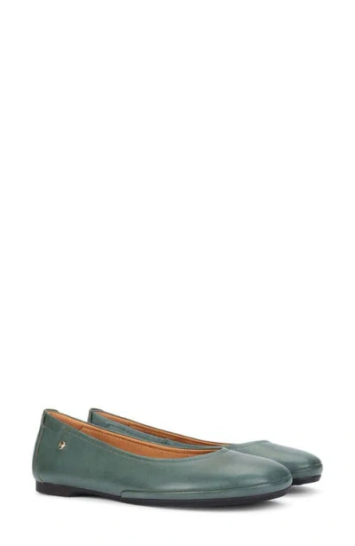 Pikolinos Carmona Leather Flat In Green