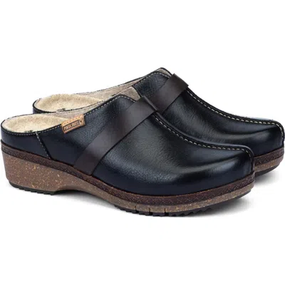 Pikolinos Granada Water Repellent Clog In Black