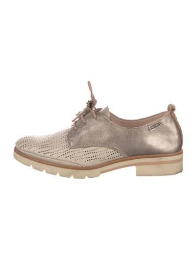 Pre-owned Pikolinos Leather Lasercut Accents Sneakers In Neutrals
