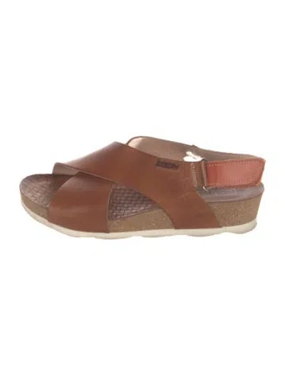 Pre-owned Pikolinos Leather Sandals In Brown