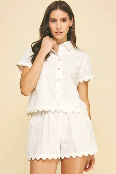 Pinch Embroidery Detailed Wide Short In White