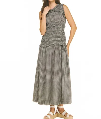 Pinch Gingham Shirring Detailed Maxi Dress In Black In Gray