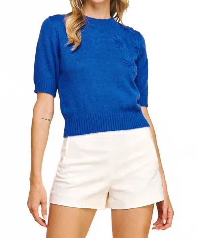 PINCH HATTIE FLOWER DETAIL SHORT SLEEVE SWEATER IN BRIGHT BLUE