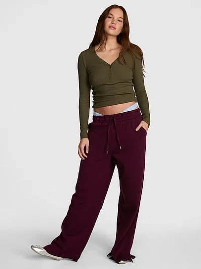 Pink Campus Fleece™ Wide-leg Split-hem Sweatpants In Burgundy