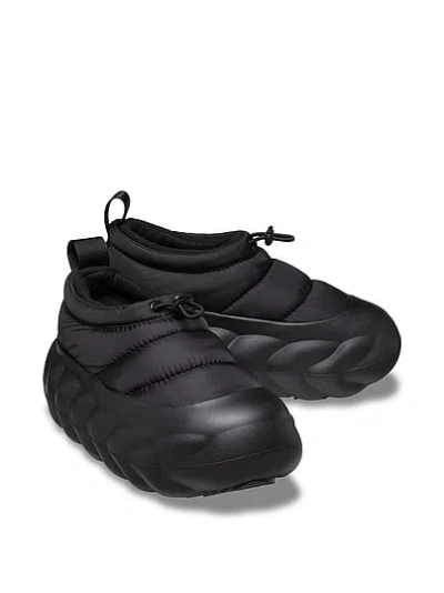 Pink Crocs Overpuff Shorty In Black