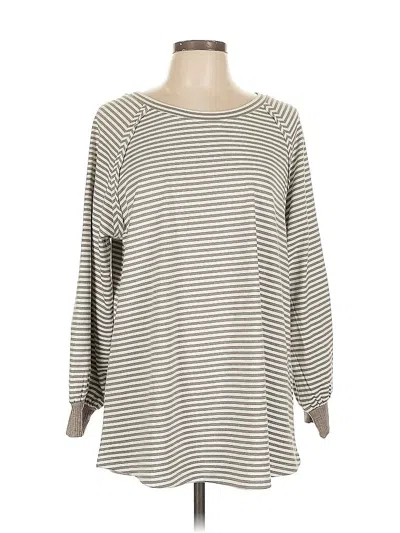 Pre-owned Pink Lily Long Sleeve T-shirt In Gray