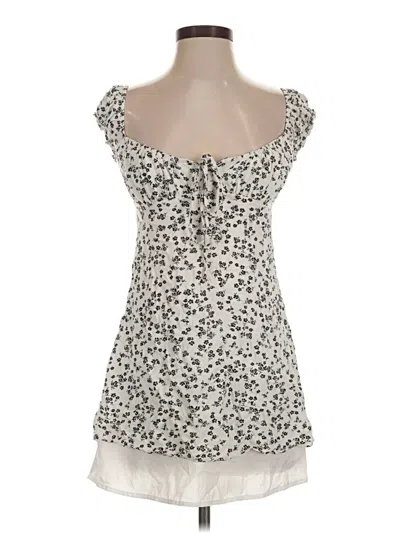 Pre-owned Pink Lily Sleeveless Blouse In Ivory