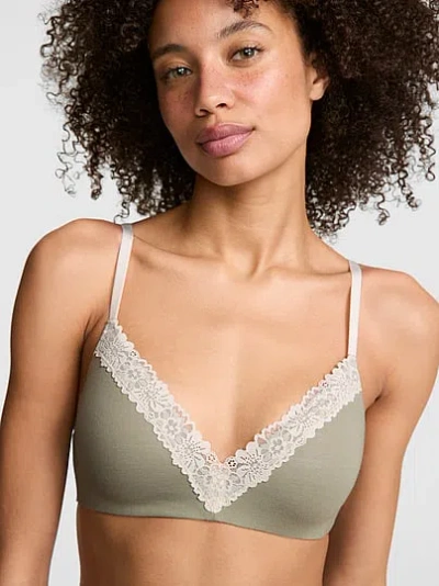 Pink Wear Everywhere Everywhere™ Lightly Lined Wireless Bra In Green