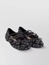 Pinko Ballerines Monogram Avec Strass Et Naud Sur La Pointe