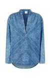 Pinko Blouse À Col V En Denim Avec Imprimé Bandana