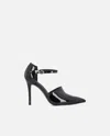 Pinko Chaussures Brillantes À Talons Avec Bride Sur Le Devant In Noir Limousine