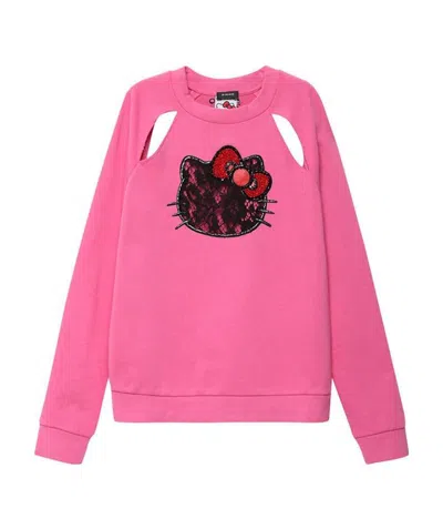 Pinko X Hello Kitty Dig And Cut The Details Of The Sweater.