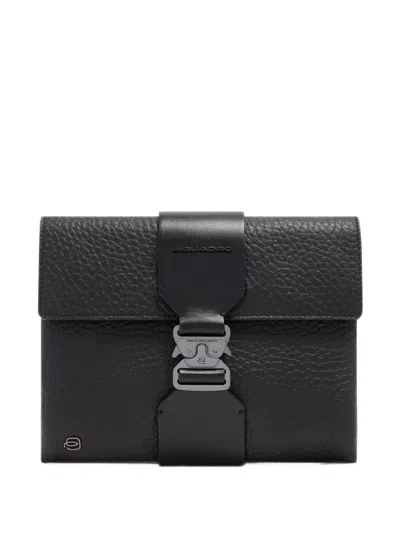 Piquadro Buckle-fastening Pebbled Laptop Bag In Black