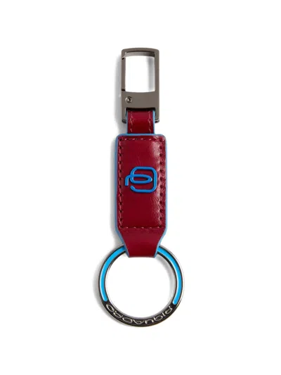 Piquadro Carabiner Leather Keychain In Burgundy