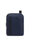 Piquadro 엠보스드 로고 레더 백팩 In Blue