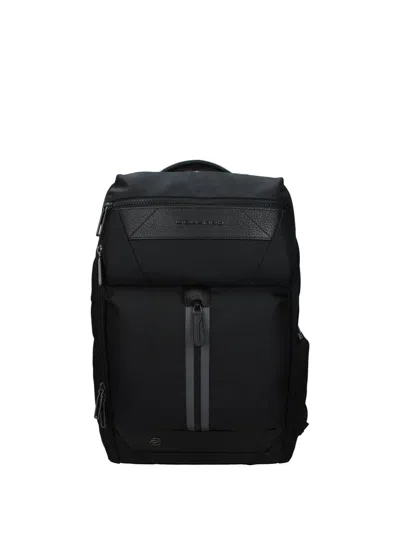 Piquadro Logo-plaque Backpack In Black