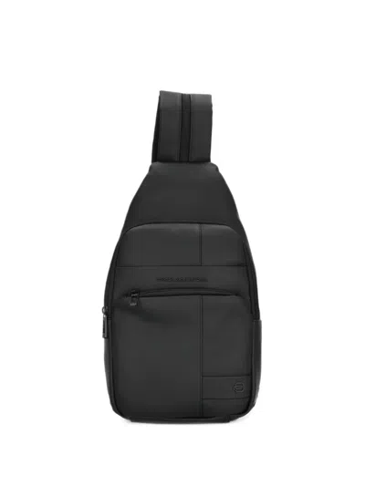 Piquadro Logo-plaque Backpack In Black