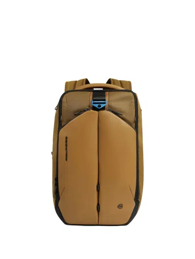 Piquadro Logo-plaque Backpack In Brown
